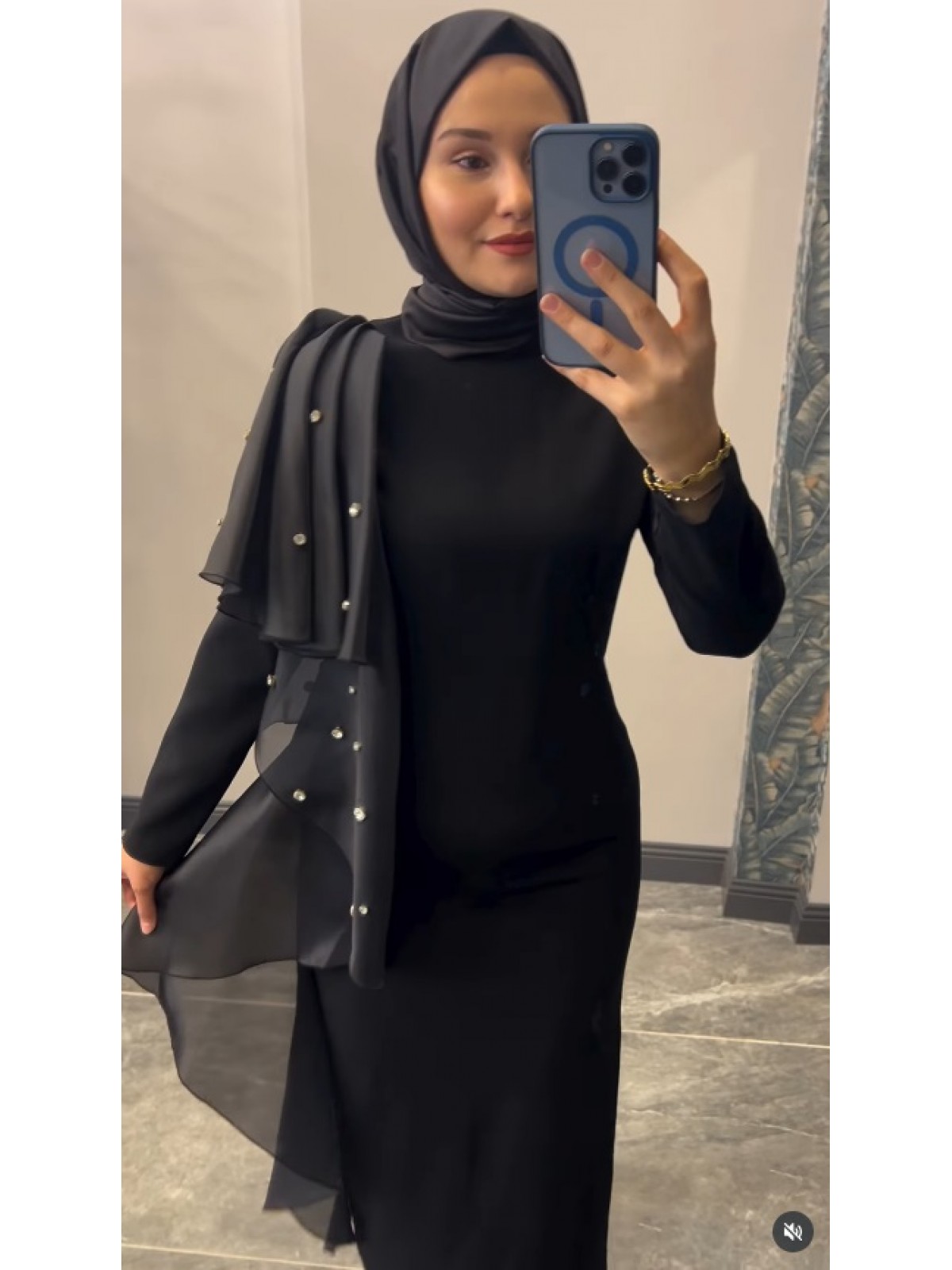 ORGANZELİ OMZU TAŞLI ELBİSE