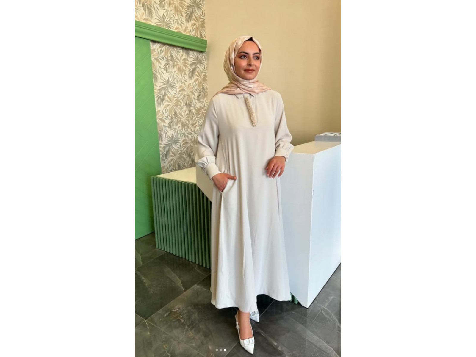 SELVİ ÇETİN YAKASI TAŞLI ELBİSE